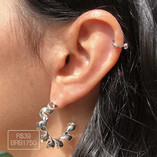 Argola Chapa Torcida Lisa Prateada